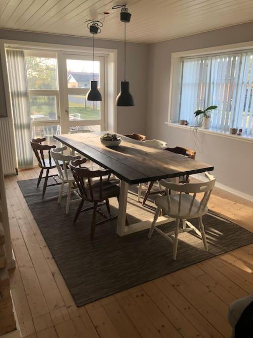Hyggeligt Byhus Taet Ved Skov Og Togstation Ålbæk Buitenkant foto